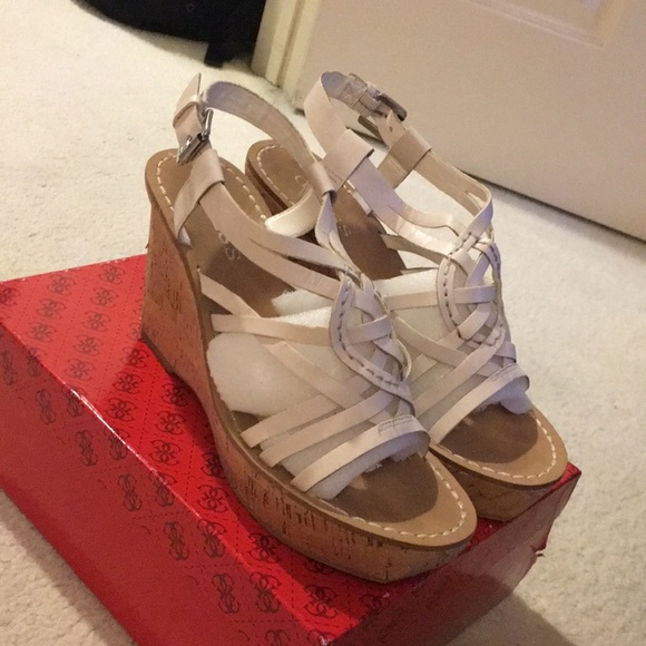 🔅Guess Cork Sandals🔅 - Picture 1 of 3